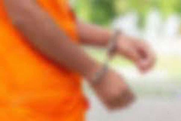 தர்ம போதனை மண்டபத்தில் புதையல் தோண்டிய தேரர் கைது | Thero Arrested For Digging Up Treasure