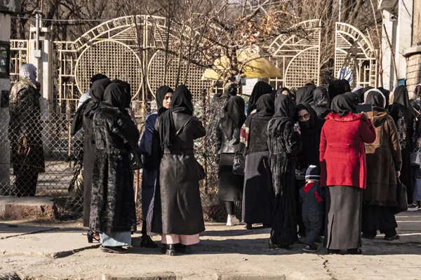 இனி கல்லுரிகளில் பெண்களுக்கு இடமில்லை : தாலிபன்கள் நடவடிக்கைக்கு ஐ,நா கண்டனம் | Talibanafghan Women Banned From Universities