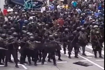 ஜனாதிபதி மாளிகைக்கு அருகில் துப்பாக்கி பிரயோகம் செய்த இராணுவத்தினர்:வெளியாகியுள்ள காணொளி