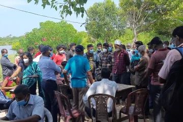 இந்திய மீனவர்களது 135 இழுவைப்படகுகள் பல  இலட்சம் ரூபாய்க்கு விற்பனை(Video)