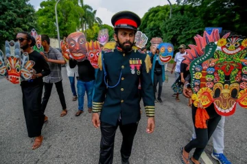 ராஜபக்சர்களுக்கு எதிராக சிங்களவர்களின் மாறுபட்ட போராட்டம்