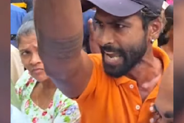 நாமல் ராஜபக்ஷவுடன் இளைஞர் ஒருவர் கடும் வாக்குவாதம்; கடைசியில் நிகழ்ந்த சம்பவம் | Youth Argument With Namal Rajapaksa நாமல் ராஜபக்ஷவுடன் இளைஞர் ஒருவர் கடும் வாக்குவாதம்; கடைசியில் நிகழ்ந்த சம்பவம் | Youth Argument With Namal Rajapaksa