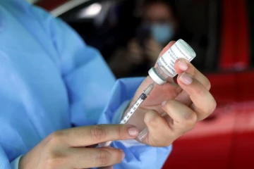 பிரித்தானியாவில் நடந்த துயரம்! தடுப்பூசியால் மூளை இரத்த குழாயில் அடைப்பு ஏற்பட்டு 35 வயதுடைய பெண் மரணம்