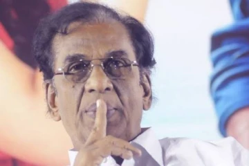 தமிழில் டைட்டில் இல்லையா? விஜய்யை மறைமுகமாக திட்டிய பிரபல தயாரிப்பாளர்