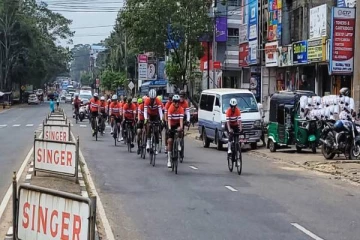 யாழ்.மானிப்பாய் வைத்தியசாலைக்காக வெளிநாட்டவர்களின் துவிச்சக்கரவண்டி பயணம்