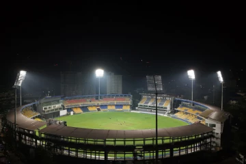 புரட்டி எடுக்கும் டிட்வா புயல் - நிவாரண முகாமாக மாறும் கிரிக்கெட் மைதானம்