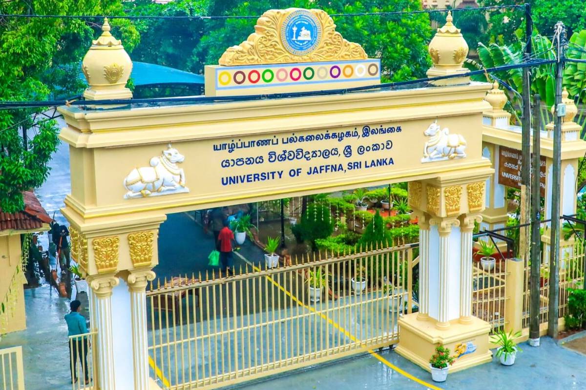 யாழ். பல்கலைக்கழக வெசாக் கூடு உடைப்பு: நள்ளிரவில் மதில் பாய்ந்த நாசகாரர்கள்! | Jaffna Uni Dean Statement On Vesak Incident