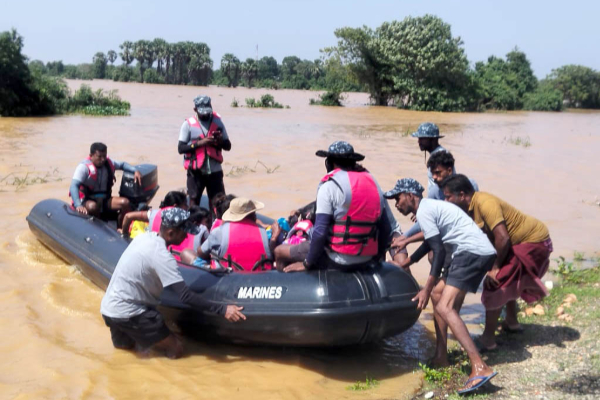 மாவிலாறு பெருவெள்ளத்தால் சிக்கிய 309 பேர் பாதுகாப்பாக மீட்பு | 309 People Rescued After Mavil Aru Severe Flooding