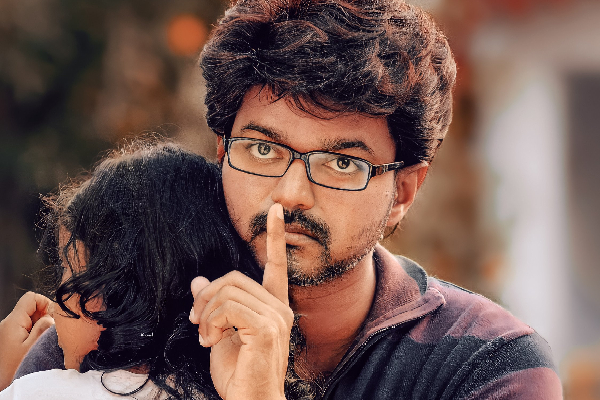 தளபதி விஜய்க்கு சிறுவயதில் இருந்தே இப்படியொரு ஆசையா! நடிகராகும் எண்ணம் இல்லையாம்