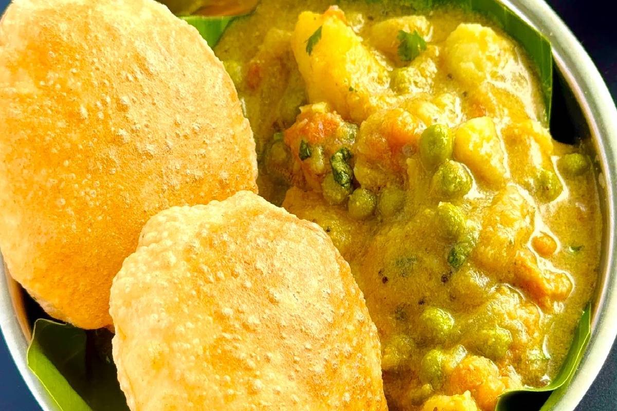 புரட்டாசி ஞாயிறு ஸ்பெஷல்: கல்யாண வீட்டு ஸ்டைல் பூரி மசாலா – சுவை அள்ளும்! | Tasty Kalyana Veetu Poori Masala Recipe In Tamil