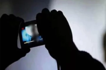 500 ரூபாவுக்காக பல்கலை மாணவியின் நிர்வாண படத்தை பகிர்ந்த மாணவன்