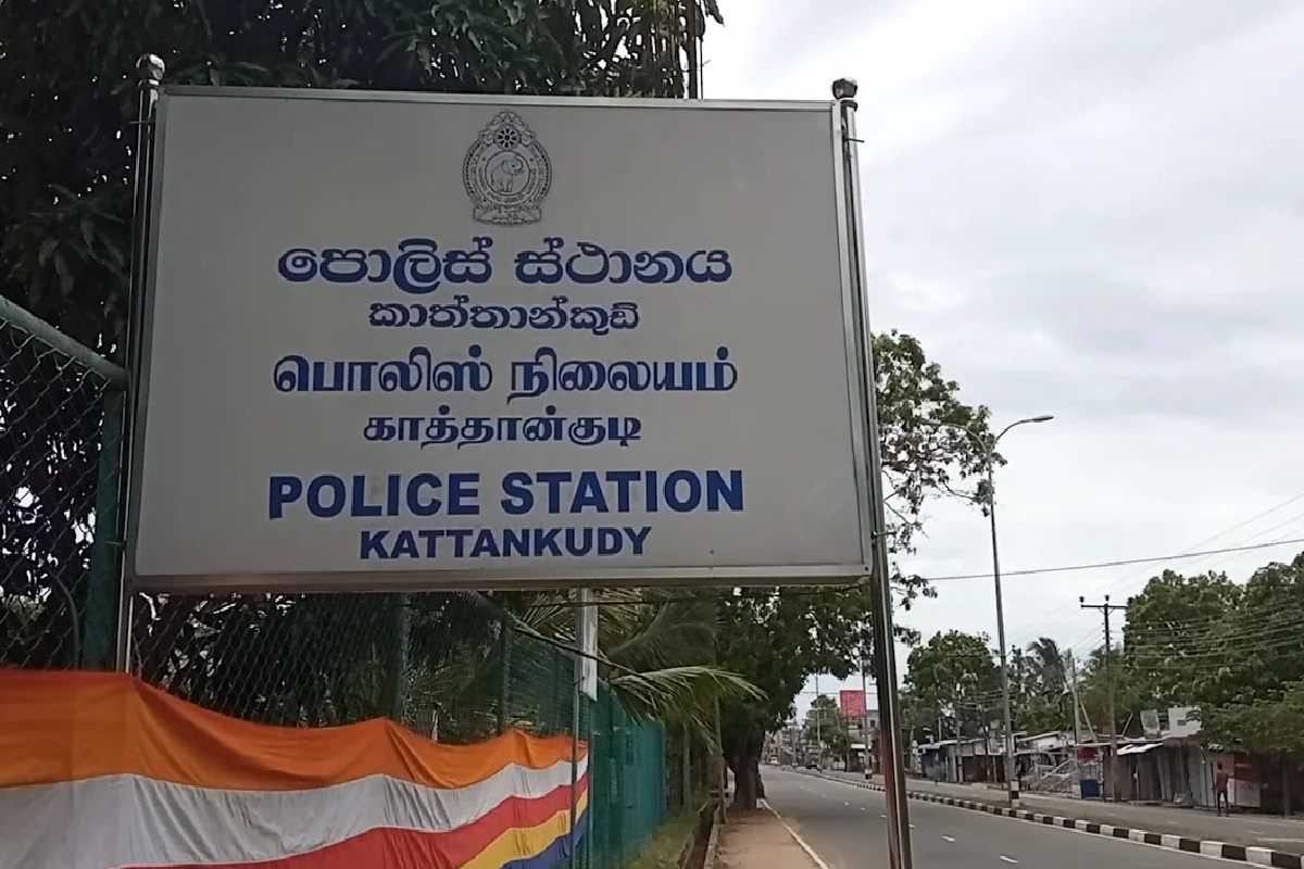 காத்தான்குடியில் யாசகர்கள் குழு அடிதடி! | Group Of Beggars Involved In Brawl In Kathankudy