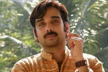 தமிழ் சினிமாவில் கலக்கிய நடிகர் வினீத் மனைவி மற்றும் மகளை பார்த்துள்ளீர்களா?- அழகிய குடும்பம்