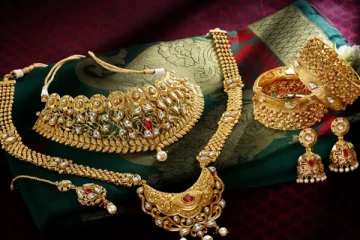 தங்கத்தின் விலை மாற்றத்தால் நகைப்பிரியர்கள் மகிழ்ச்சி!