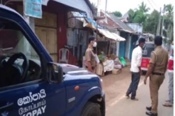 யாழில் கணவன் மனைவியை வெட்டியவர் பதுங்கியிருந்த நிலையில் கைது