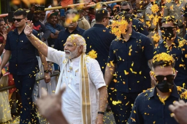 பிரதமர் மோடியை பார்க்க யாரும் வெளியே வரக்கூடாது : பெங்களூரில் கடும் கட்டுப்பாடு காரணம் என்ன ? | Pm Modi Bangalore Election Heavy Protection பிரதமர் மோடியை பார்க்க யாரும் வெளியே வரக்கூடாது : பெங்களூரில் கடும் கட்டுப்பாடு காரணம் என்ன ? | Pm Modi Bangalore Election Heavy Protection