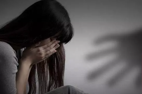 மதவழிபாட்டு தலத்திற்குள் 10 வயது சிறுமிக்கு நடந்த கொடூரம் ; கூட்டாக சீரழித்த கும்பல் | 10 Year Old Girl Abused In Temple மதவழிபாட்டு தலத்திற்குள் 10 வயது சிறுமிக்கு நடந்த கொடூரம் ; கூட்டாக சீரழித்த கும்பல் | 10 Year Old Girl Abused In Temple