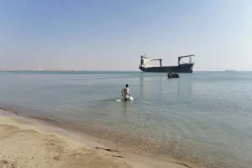 எவர் கிவன் சரக்குக் கப்பல் சிக்கிய இடத்தில் 4 ஆண்டுகள் சிக்கிக் கொண்ட இன்னொரு கப்பல்