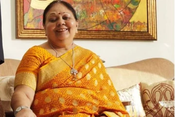 இந்தியாவின் மூன்றாவது பெரும் கோடீஸ்வர பெண்மணி... ரூ 98,327 கோடி நிறுவனத்திற்கு உரிமையாளர் இவரது மகன்