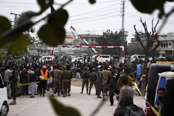 பாகிஸ்தானில் ஏற்பட்டுள்ள பரபரப்பு! அமெரிக்கா விடுத்துள்ள எச்சரிக்கை | Warning To Americans In Pakistan