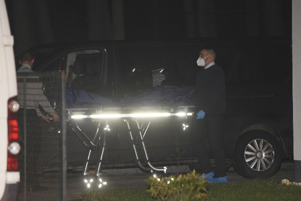 ஜேர்மனியில் மனைவி - மூன்று குழந்தைகளை கொடூரமாக கொன்ற தந்தை! வெளியான அதிர்ச்சி காரணம் | Murder Germany Father Killed Wife Three Girls