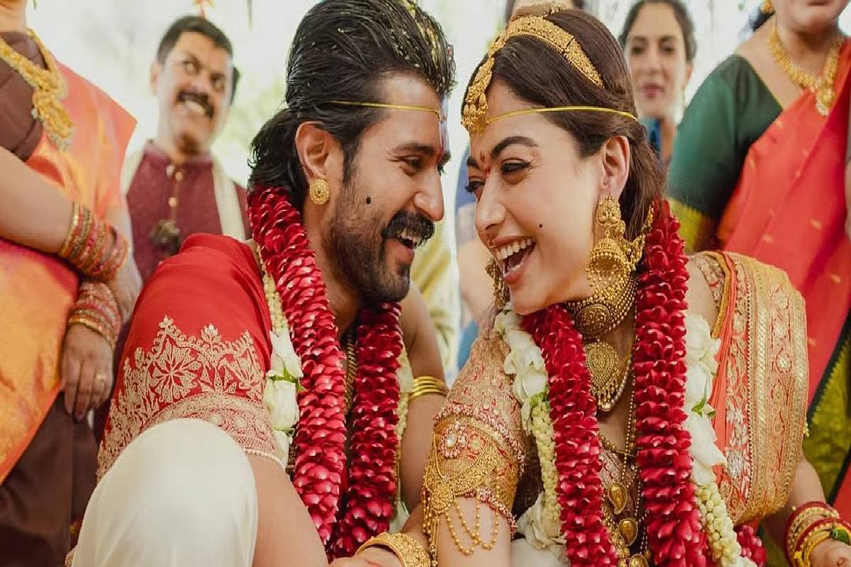 திருமணத்தின் பின்னரும் ஹொட் லுக்கில் அசத்தும் ராஷ்மிகா மந்தனா! குவியும் லைக்குகள் | Rashmika Mandanna Trendy New Photoshoot Viral