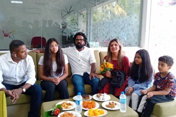 இயக்கச்சியிலுள்ள றீ(ச்)ஷாவிற்கு வருகைத் தந்துள்ள நடிகை ரம்பா மற்றும் பிரபலங்கள் (Video)