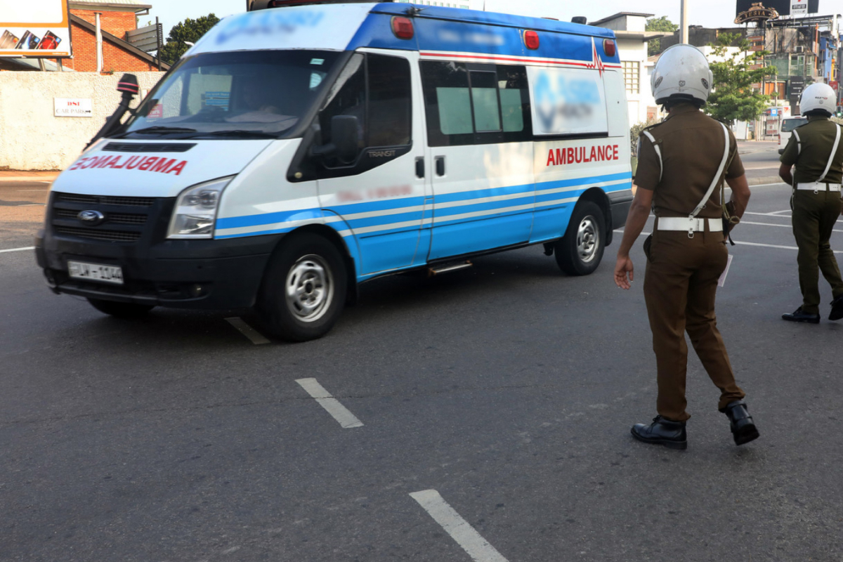 சிறைச்சாலை மோதல்; கவலைக்கிடமான நிலையில் 4 அதிகாரிகள் | Prison Clash 4 Officers In Critical Condition சிறைச்சாலை மோதல்; கவலைக்கிடமான நிலையில் 4 அதிகாரிகள் | Prison Clash 4 Officers In Critical Condition