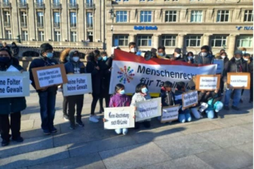 ஜேர்மனியில் மனிதச்சங்கிலி போராட்டம்!