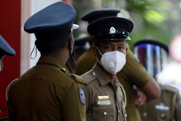 விடுமுறையைக் கழிக்க வந்த சிறுவனுக்கு நேர்ந்த துயரம் | 7 Year Old Boy Dies After Drowning Swimming Pool விடுமுறையைக் கழிக்க வந்த சிறுவனுக்கு நேர்ந்த துயரம் | 7 Year Old Boy Dies After Drowning Swimming Pool