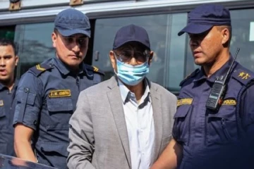 நேபாளத்தில் ஆற்றில் கவிழ்ந்த கார் ; ஐவர் பலி ; ஒருவர் மாயம்