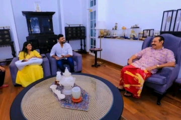 முன்னாள் ஜனாதிபதி மஹிந்தவை காண படையெடுக்கும் இலங்கை பிரபலங்கள்