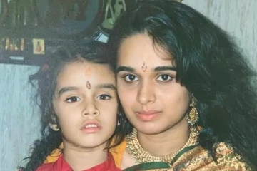 இந்த புகைப்படத்தில் இருக்கும் முன்னணி நடிகை யார் தெரியுமா.. அட இவரா