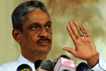 அரசுக்கு எதிராக மக்களே வீறுகொண்டு எழுங்கள்: பொன்சேகா அறைகூவல்