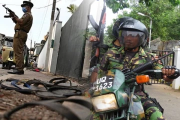 இரு குழுக்களுக்கு இடையில் மோதல் : தமிழ் இளைஞன் வெட்டிக் கொலை