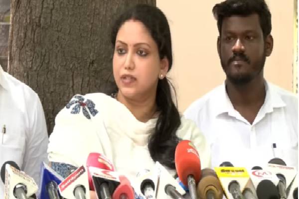 களத்தில் இறங்கிய ஜாய் கிரிசில்டா... மாதம்பட்டி ரங்கராஜின் காதல் லீலைகளை முழுசா பாருங்க! | Rangaraj 2Nd Wife Joycrizildaa Unseen Video Part2