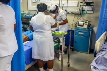 ஆசிரியர் திட்டியதால் மூன்றாவது மாடியில் இருந்து குதித்த மாணவன் ; இலங்கையில் பகீர் சம்பவம்