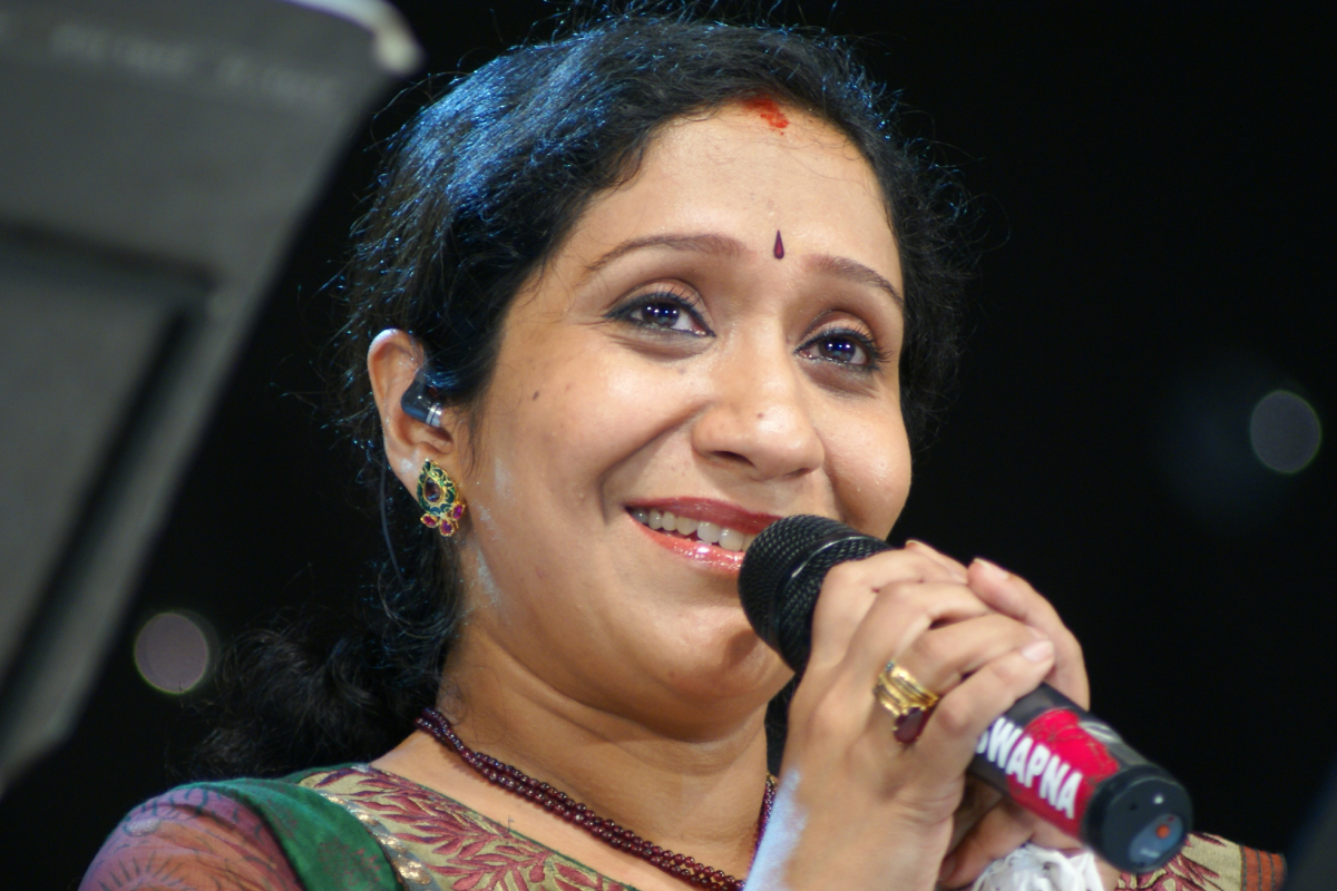 பின்னணி பாடகி சுஜாதாவிற்கு ஏற்பட்ட சோகம்.. 20,000 பாடல்கள் பாடியவருக்கு இப்படியொரு நிலைமையா | Singer Sujatha Mohan Had Vocal Health Problem பின்னணி பாடகி சுஜாதாவிற்கு ஏற்பட்ட சோகம்.. 20,000 பாடல்கள் பாடியவருக்கு இப்படியொரு நிலைமையா | Singer Sujatha Mohan Had Vocal Health Problem