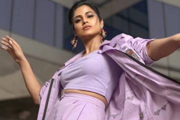 மீண்டும் இடுப்பு தரிசனம்!! நடிகை ரம்யா பாண்டியன் எடுத்த புது போட்டோஷூட்..