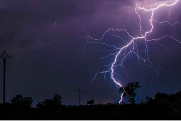 கனடாவின் இந்தப் பகுதியில் கடும் மின்னல் தாக்கம் குறித்து எச்சரிக்கை