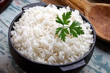 தினமும் வெள்ளை அரிசி சாப்பிடுவதால் என்ன நடக்கும் தெரியுமா? அவசியம் தெரிஞ்சிக்கோங்க