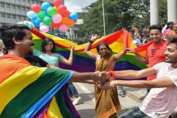 ஓரினச் சேர்க்கை திருமணம்; கடுமையாக எதிர்க்கும் மத்திய அரசு - ஏன்?