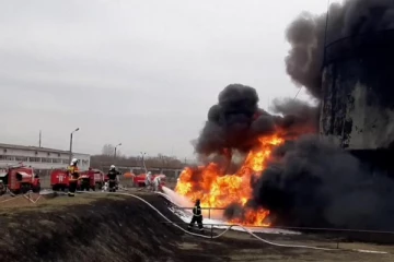 தமது எண்ணெய் குதத்தின் மீது தாமே தாக்குதலை நடத்திய ரஸ்யா! (Video)