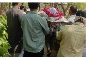 யார் இறந்தாலும் ஒரே ஒரு மாலை தான் - வினோத முடிவு எடுத்த கிராமம்!
