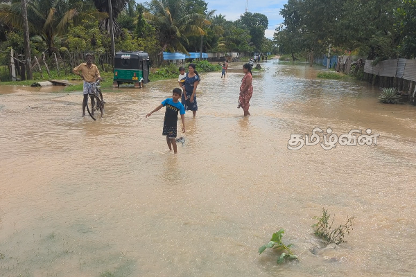 சீரற்ற காலநிலை: வெள்ளத்தில் மூழ்கிய புது குடியிருப்பு நகரம் | Flooded New Residential City Mullaitivu
