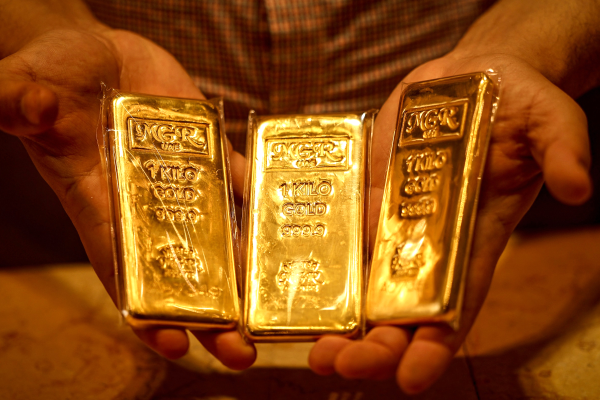 Asia Banks Boost Gold Amid Wealth Shift