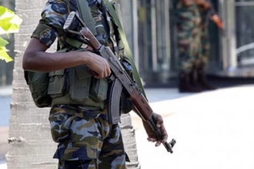 ගුවන් භටයෙක් වෙඩි තබාගෙන අවාසනාවන්ත ලෙස සියදිවි හානිකර ගනී..