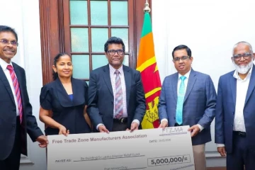 ‘Rebuilding Sri Lanka’ අරමුදලට නිදහස් වෙළඳ කලාප නිෂ්පාදකයින්ගේ සංගමය වෙතින් මූල්‍යමය පරිත්‍යාගයක්