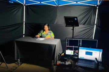 අරගල භූමියෙන් අලුත් රූපවාහිනී නාලිකාවක් බිහිවෙයි.. ලෝකයම හොල්ලන්න යයි?.(PHOTOS)