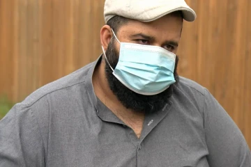 தாடியை வெட்டி விட்டு கத்தியால் தாக்கினார்கள்.... கனடாவில் மீண்டும் இனவாத சம்பவம்